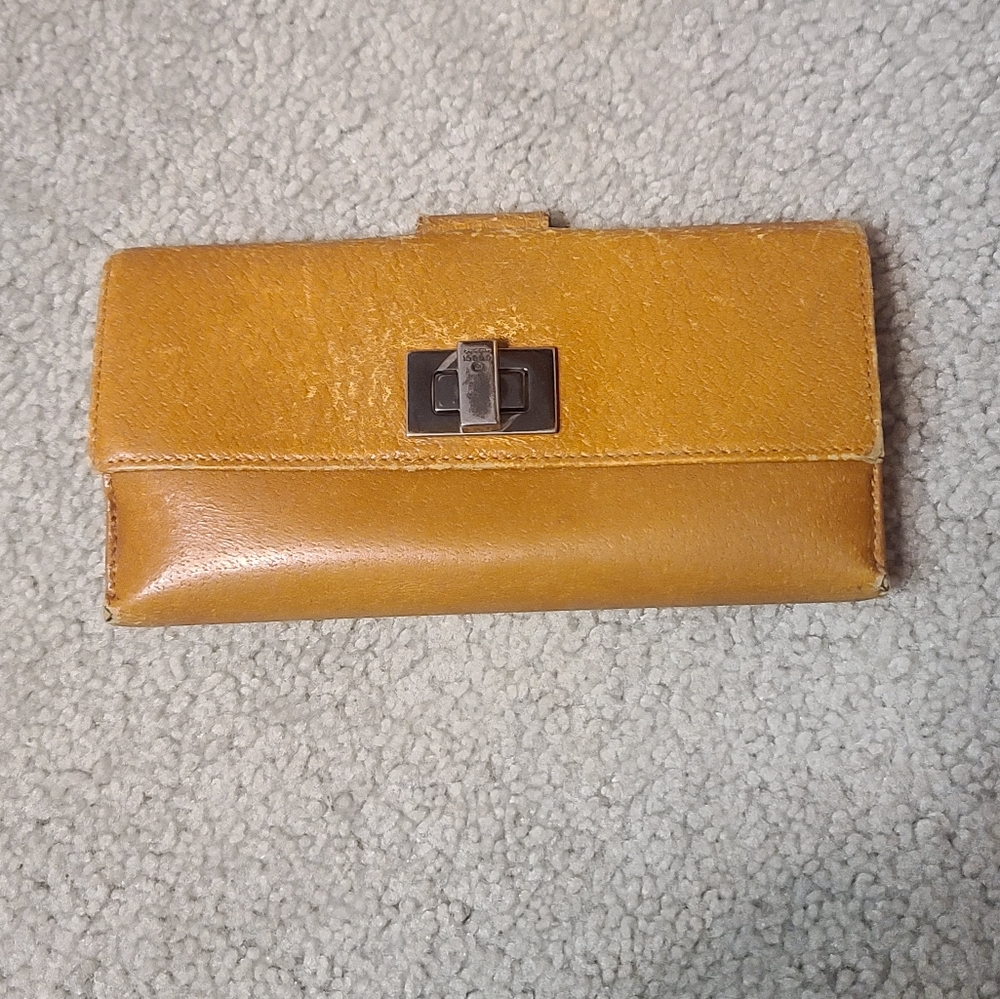 Gucci wallet